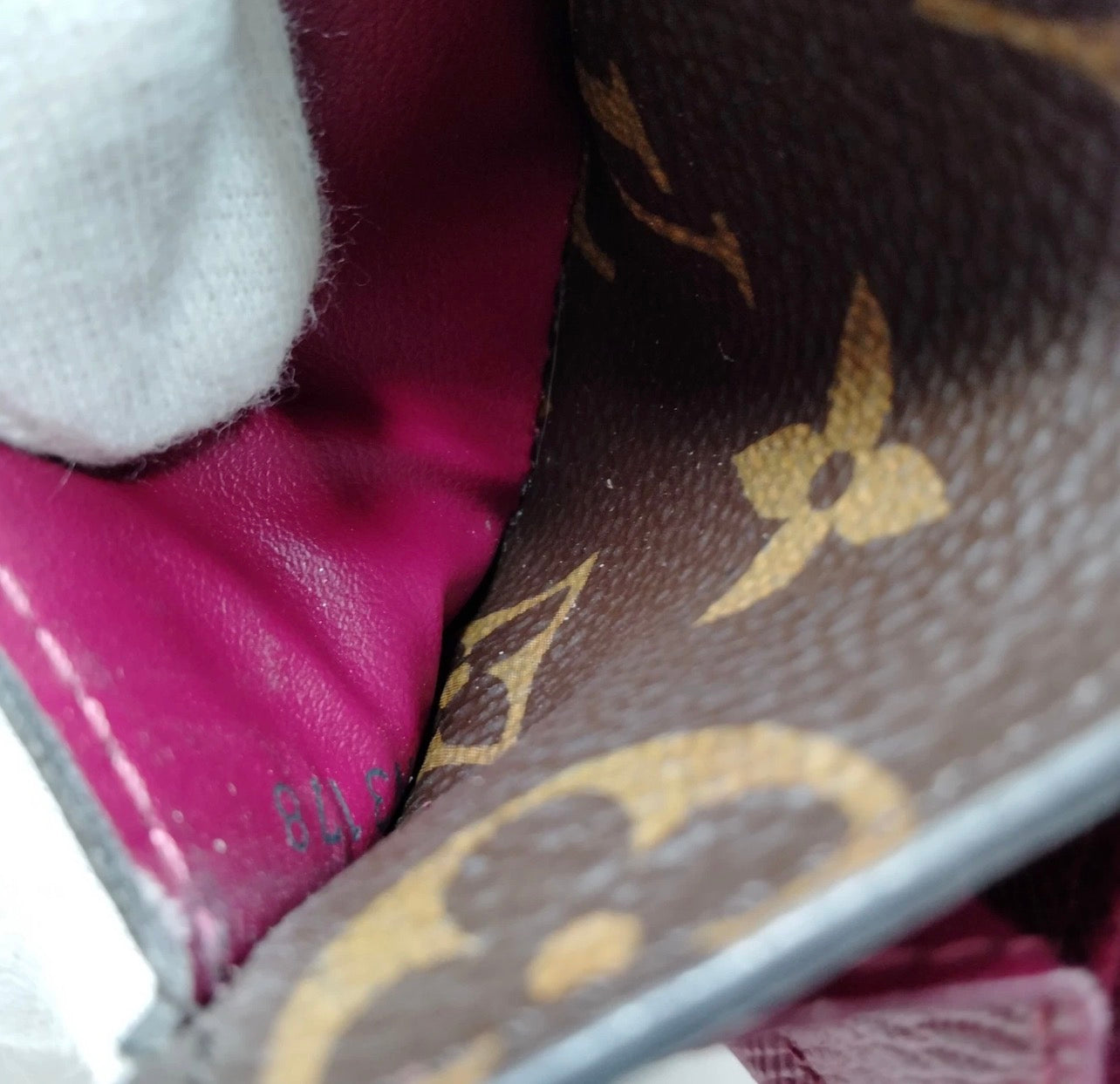 Pre-loved Louis Vuitton Portefeuille Sarah (Canvas)