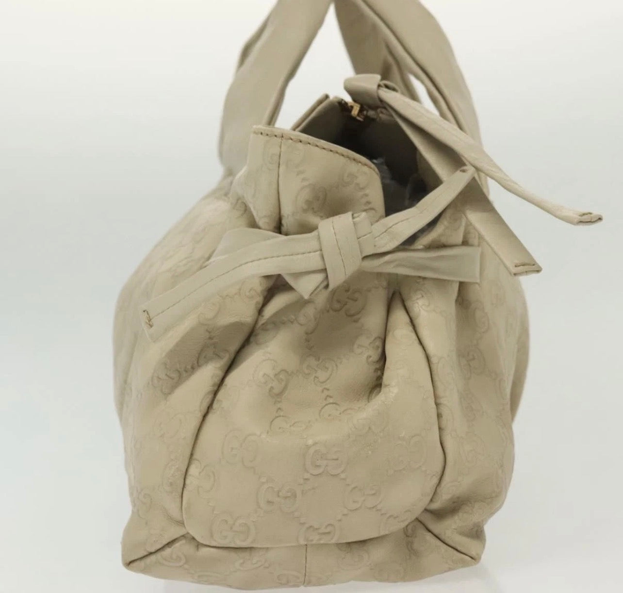GUCCI GG Leather Guccissima Handbag