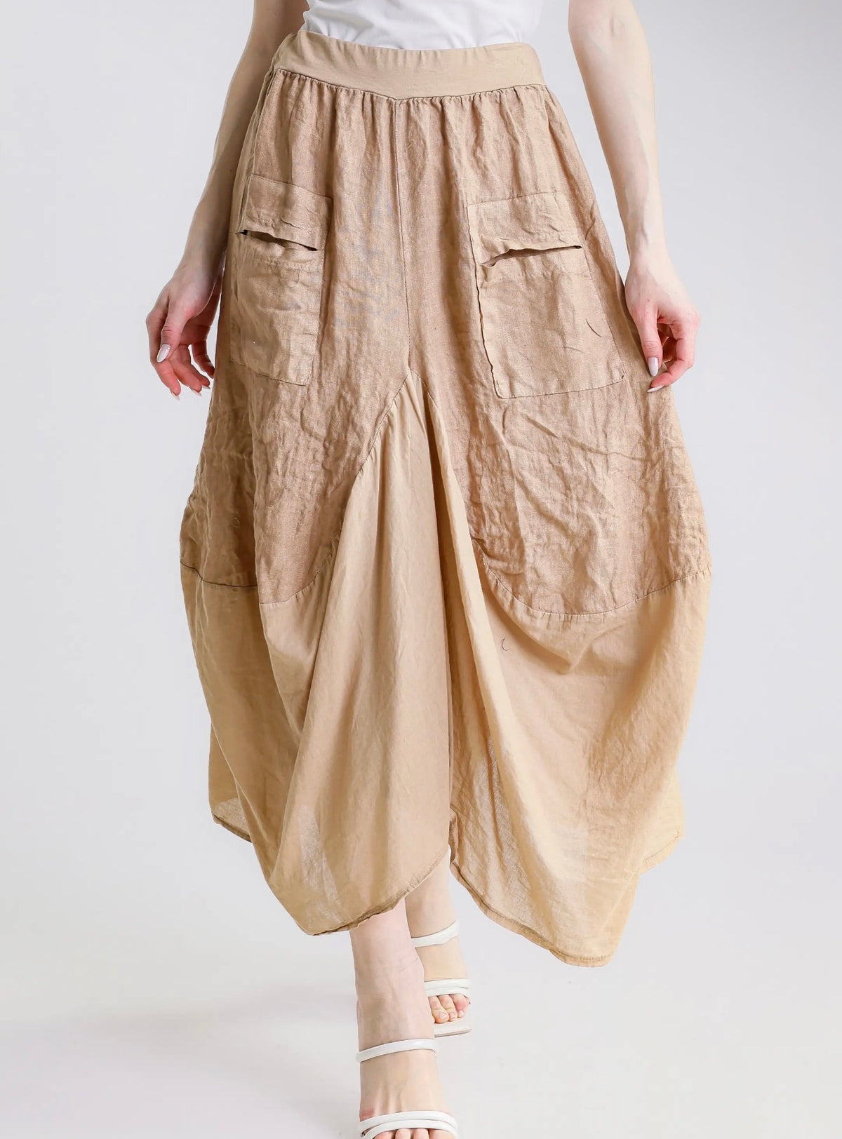 Camel linen-cotton skirt with patch pockets and gathered waistband, flowy drape