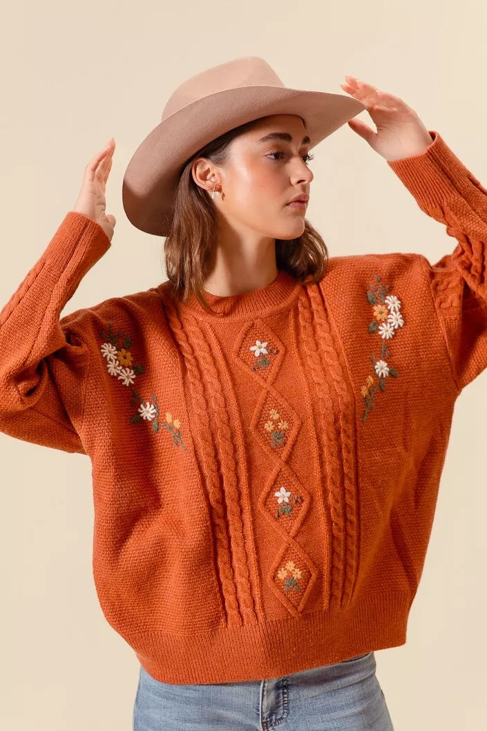 Brick cable-knit sweater with embroidered flower motifs, crew neck, long sleeves