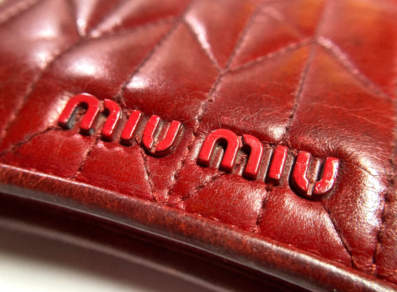 MIU MIU VINTAGE SHEENY QUILTING PATENT LEATHER WALLET