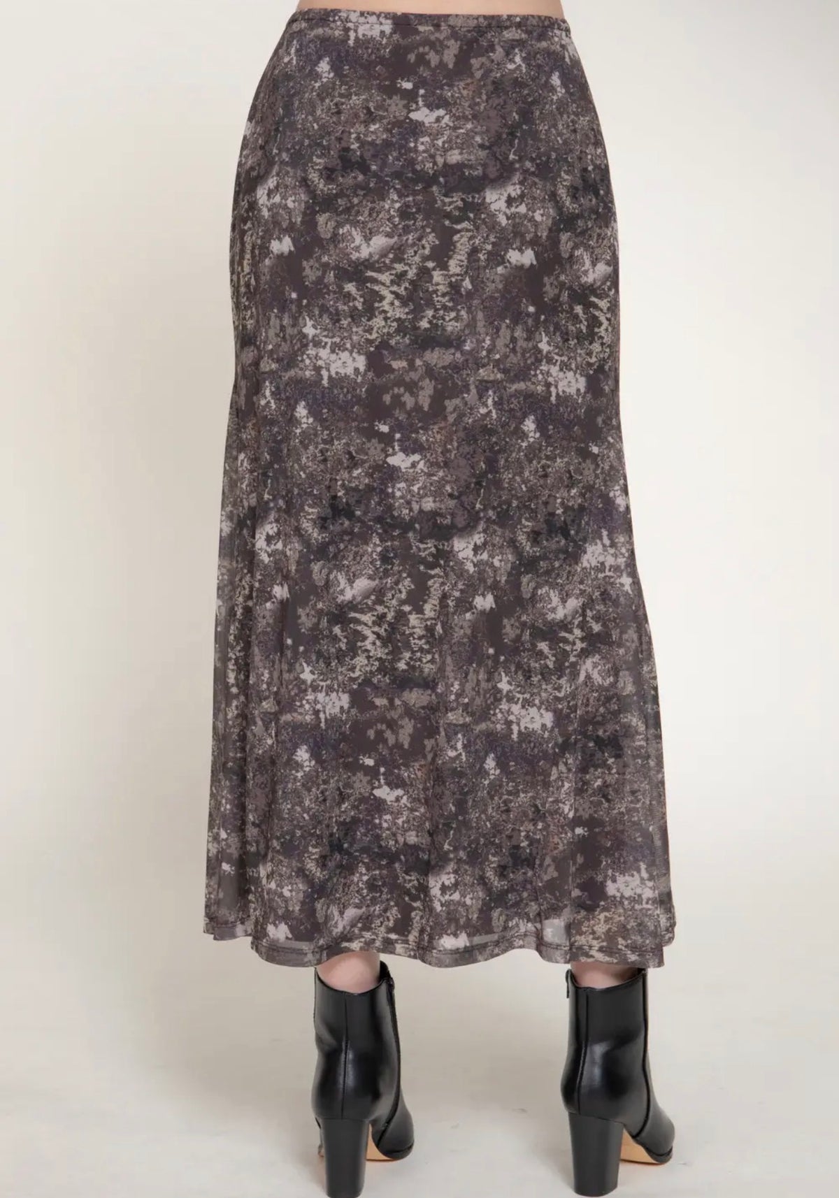 Printed mesh maxi skirt with elastic waist and flowing drape