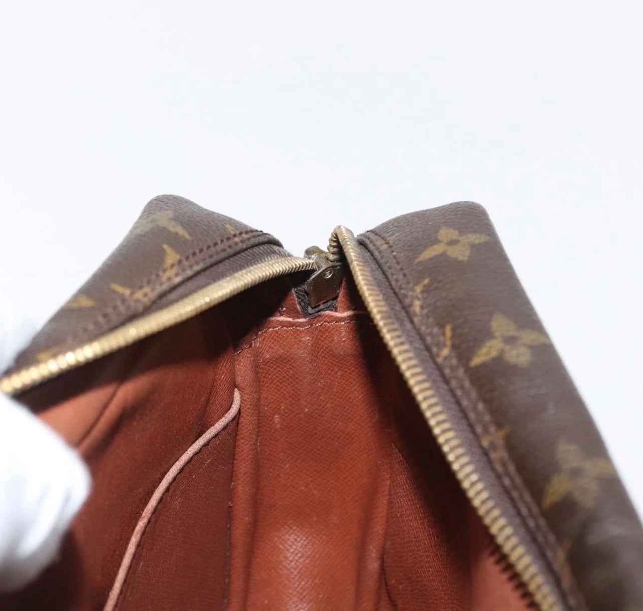 Vintage LOUIS VUITTON Compiegne 28 Clutch
