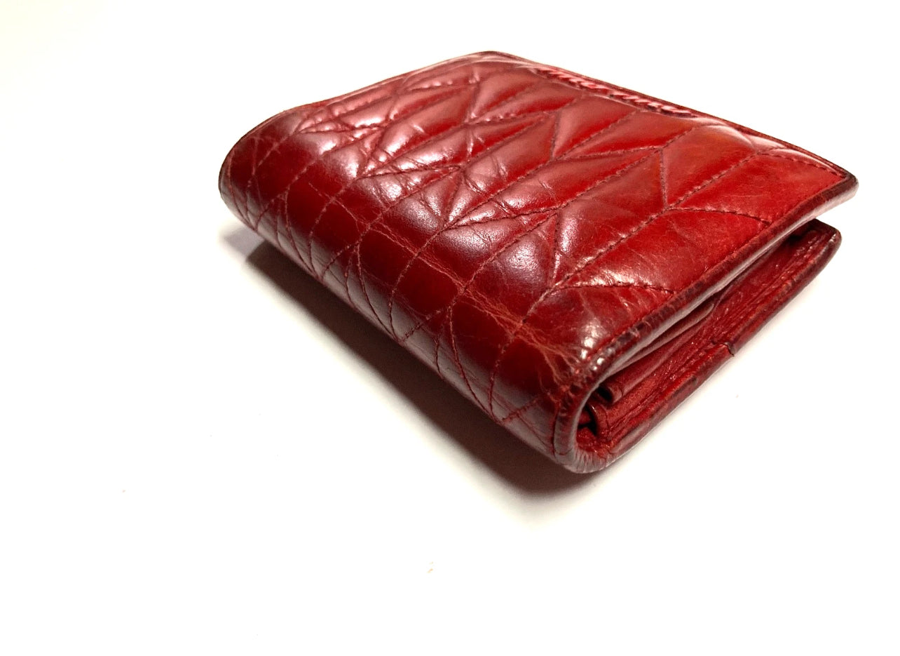MIU MIU VINTAGE SHEENY QUILTING PATENT LEATHER WALLET