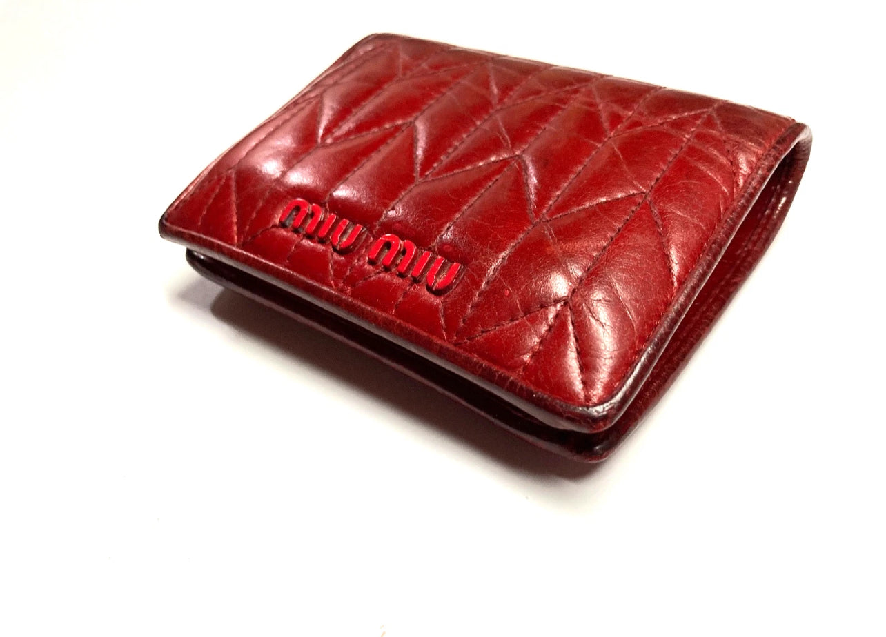 MIU MIU VINTAGE SHEENY QUILTING PATENT LEATHER WALLET