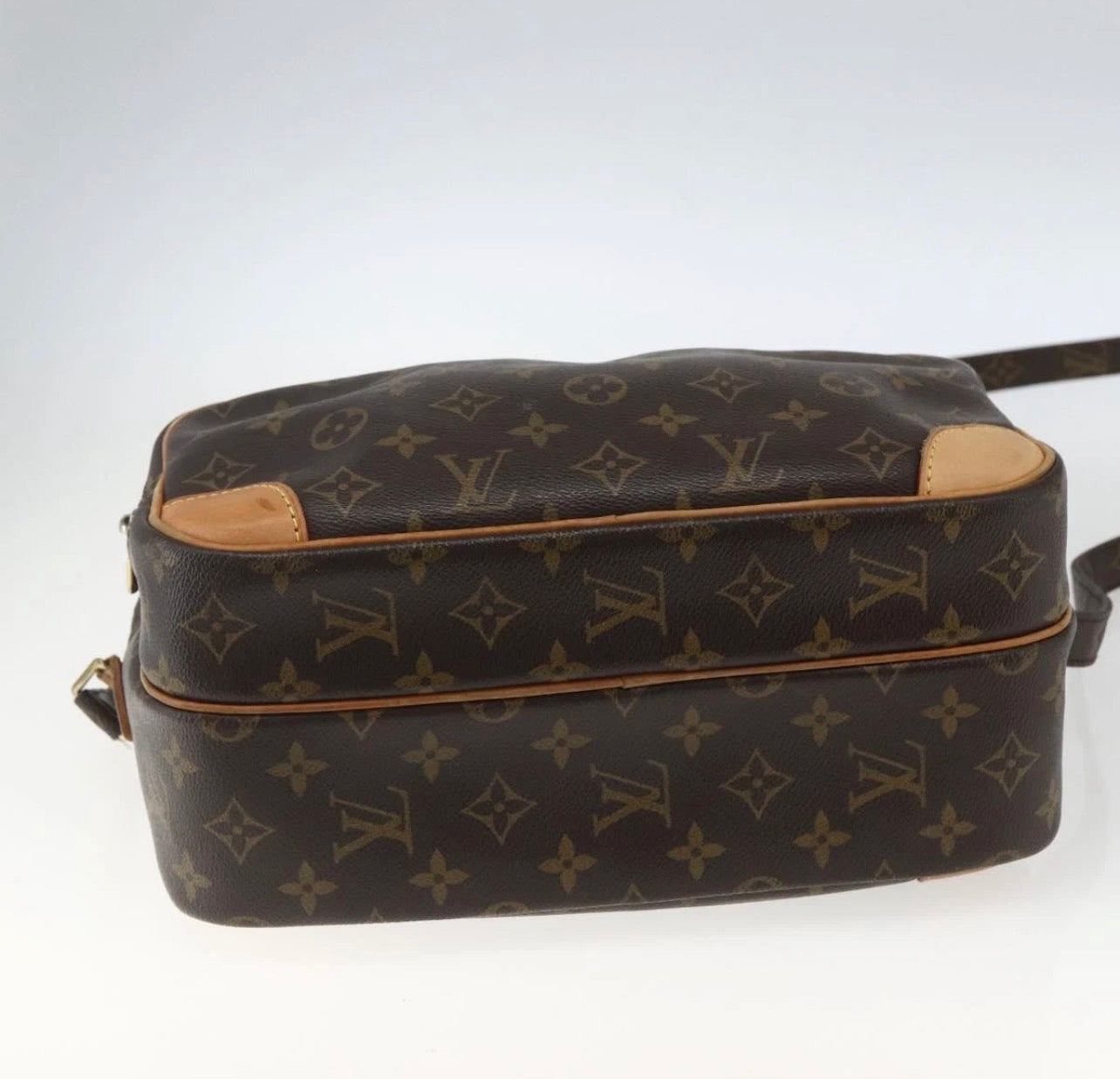 Vintage LOUIS VUITTON Nile Shoulder Bag (Canvas)