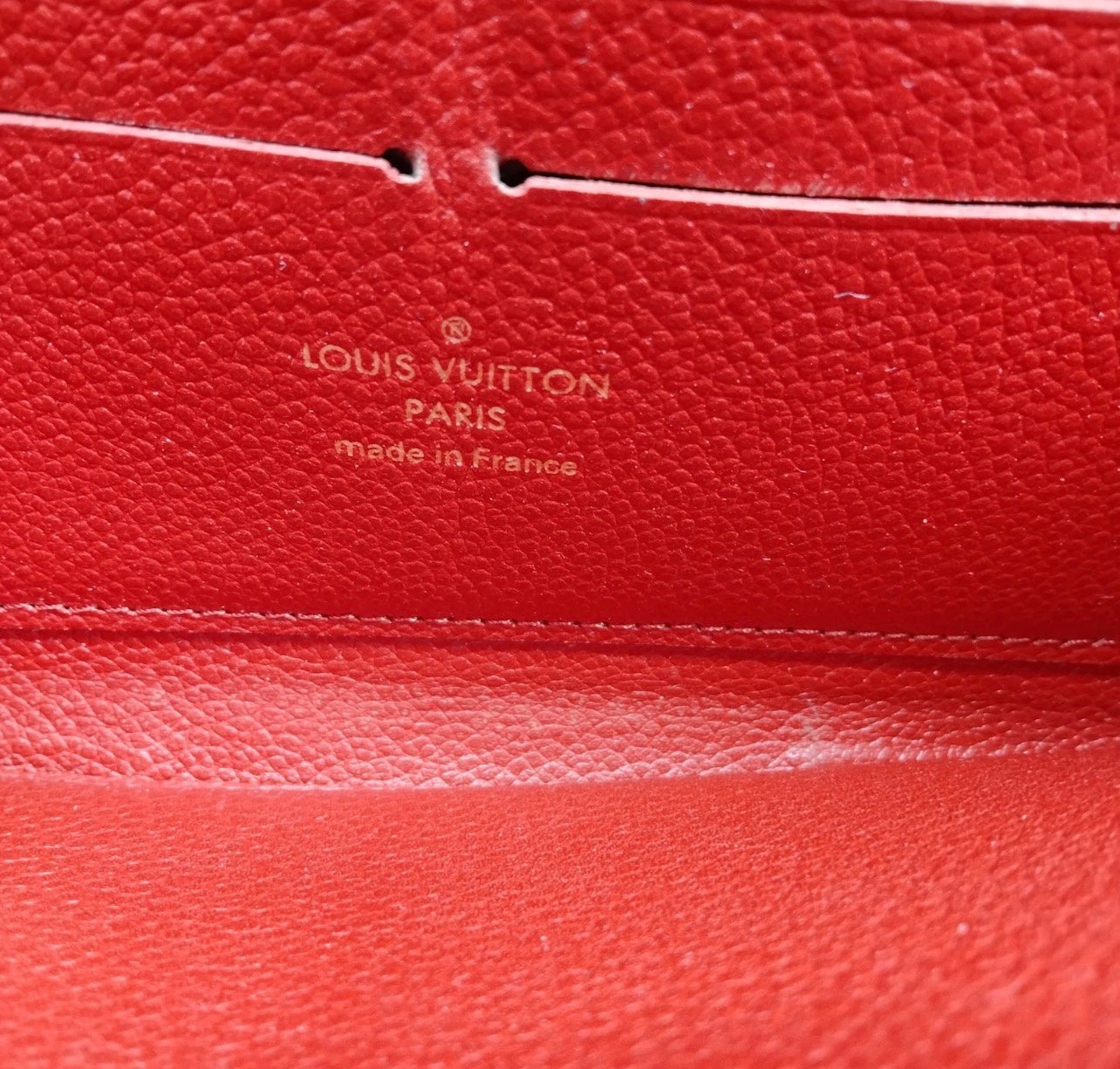 Pre-loved Louis Vuitton Leather Zippy Wallet