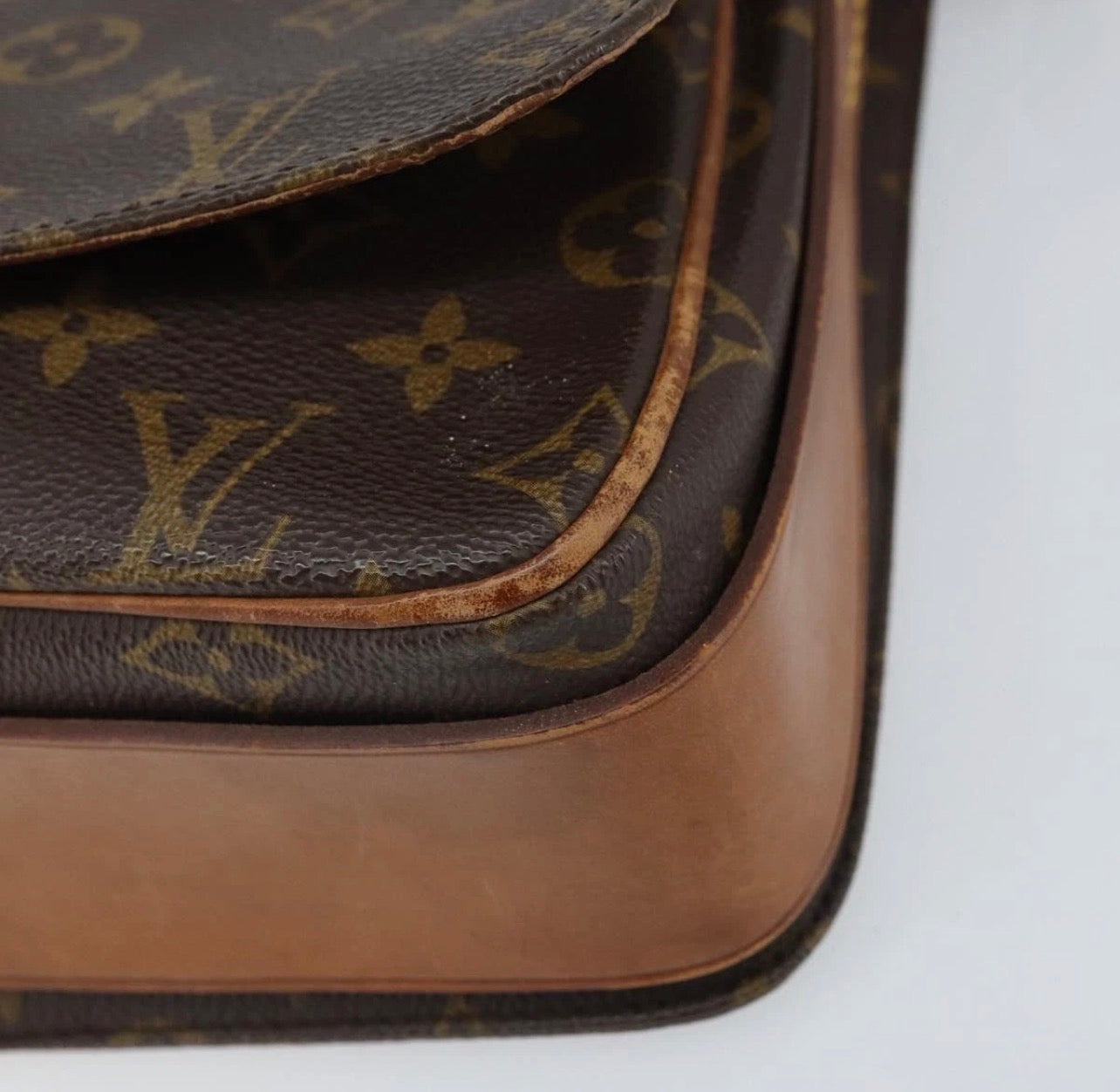 Vintage LOUIS VUITTON Cartouchiere GM