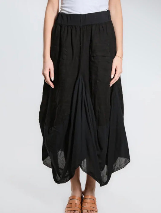 Black bunched pocket skirt with elastic waist, gathered pleats, full midi length