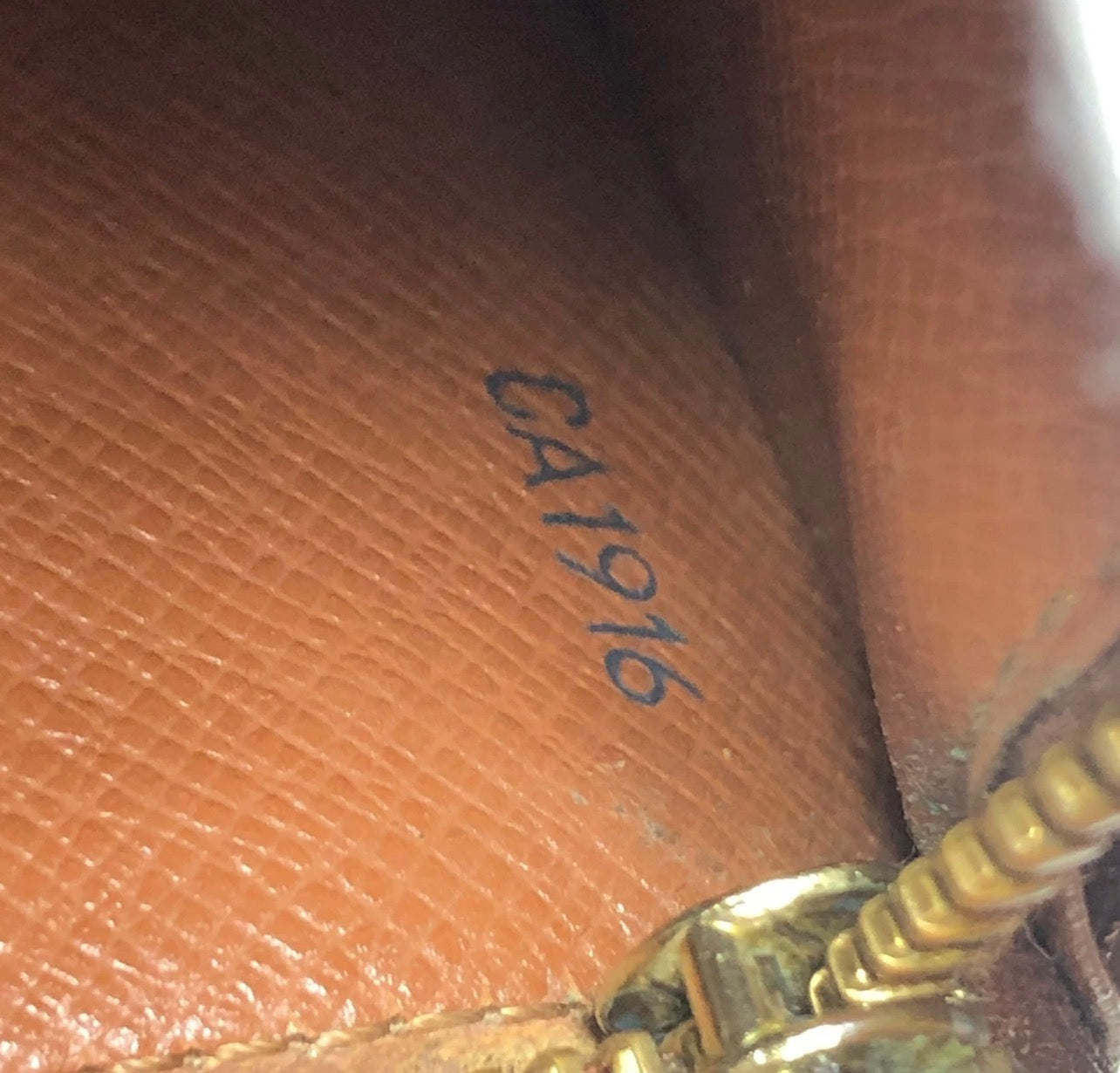 Authentic Louis Vuitton Pochette Porte Monnaie Credit Long Wallet Monogram M61725