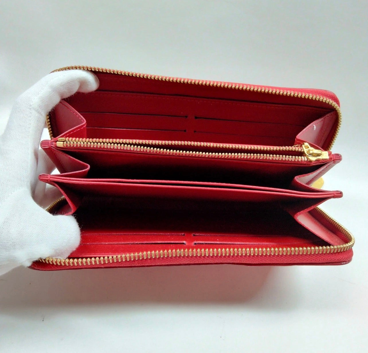 Pre-loved Louis Vuitton Vernis Leather Zippy Wallet