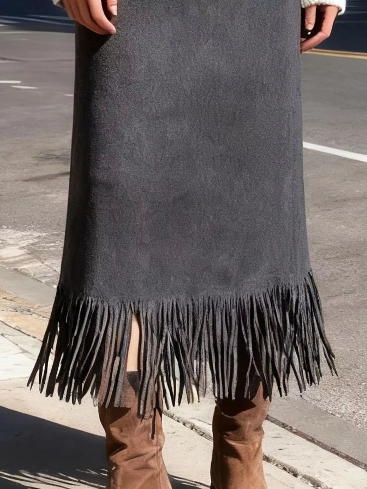 High-waisted suede midi skirt, dark gray suede with long fringe edging