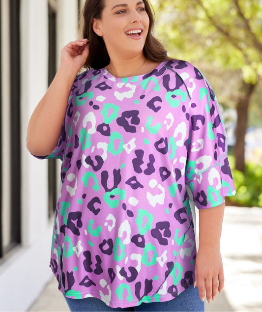 Plus Size Leopard Exposed Seam Tee Shirt